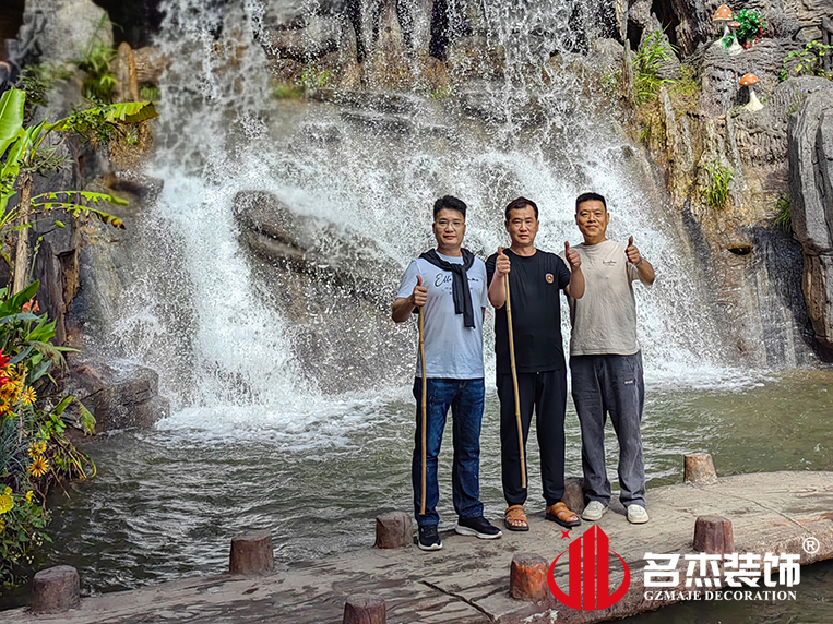 pp电子游戏装饰团队合影